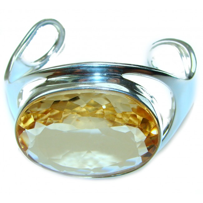 Simplicity 85.5 carat Genuine Lemon Quartz handcrafted .925 Sterling Silver Bracelet / Cuff - Close-up of a 85.5 carat Lemon Quartz silver bracelet