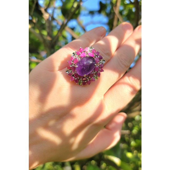 Tiffany 15.2 carat natural Amethyst Ruby .925 Sterling Silver Handcrafted Large Ring size 7 3/4 - Amethyst and ruby ring worn on hand, close-up.