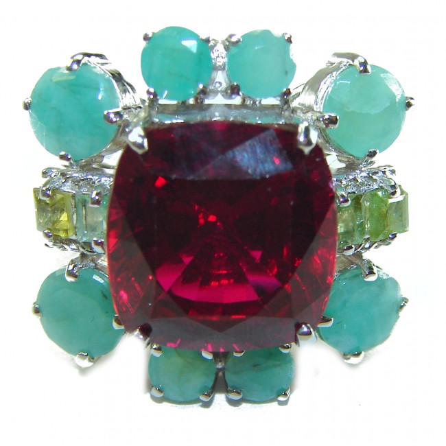Tiffany - 22.2 carat natural Ruby Emerald .925 Sterling Silver Handcrafted Statement Ring size 6 - Close-up of ruby and emerald sterling silver jewelry piece.