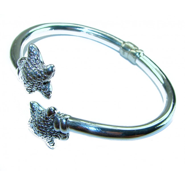 Seaside Italy made Starfish Bracelet in best quality .925 Sterling Silver - Close-up of Seaside Italy Starfish Bracelet in silver.