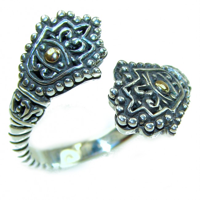 Precious - Bali made 2 tones .925 Sterling Silver handcrafted Ring s. 8 1/4 - Close-up of Bali handcrafted two-tone .925 sterling silver ring.