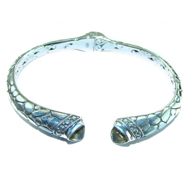 6.5 carat Amethyst .925 Sterling Silver handcrafted Statement Bali made Bracelet - Sterling silver bracelet with amethyst, top view.