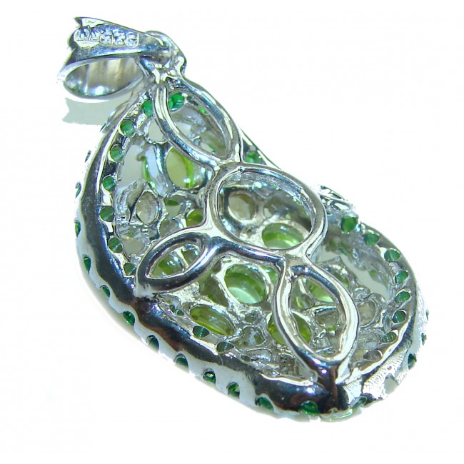 Wise Bliss Authentic 22.6 carat Peridot .925 Sterling Silver handmade Pendant - Back view of Wise Bliss 22.6 ct Peridot .925 Sterling Silver pendant