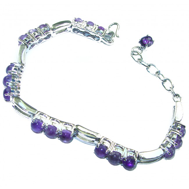 Dolce Vita - Precious Natural 19.5 carat Amethyst .925 Sterling Silver handcrafted bracelet - Amethyst bracelet with clasp detail, silver setting, top view.