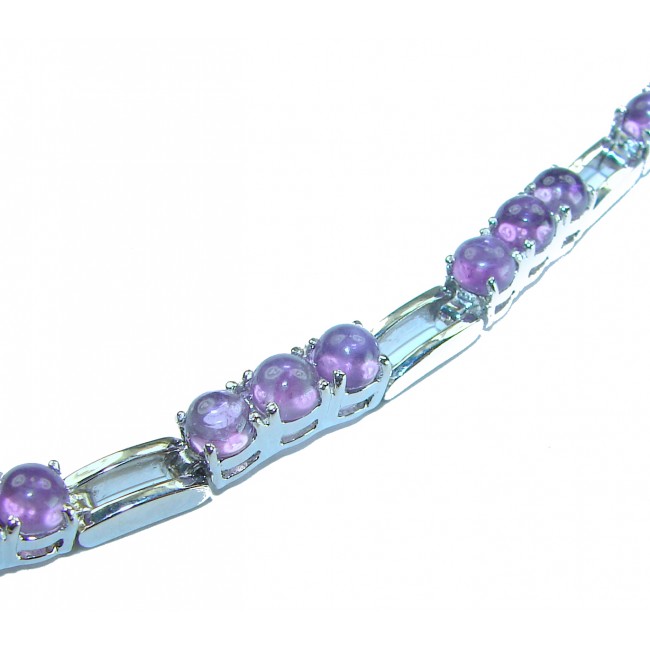 Dolce Vita - Precious Natural 19.5 carat Amethyst .925 Sterling Silver handcrafted bracelet - Amethyst bracelet stone close-up, 19.5 carat, sterling silver.