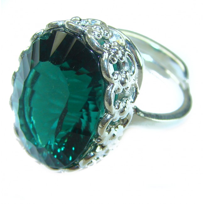 Exotic Beauty oval cut 17.5 carat Helenite .925 Sterling Silver handmade Ring s. 8 adjustable