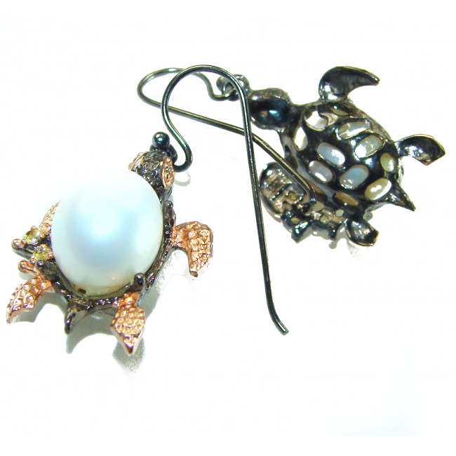 Sea Turtle Natural round cut 1.2 carat White Mother of Pearl 2 tones .925 Sterling Silver handcrafted earrings - photo 1