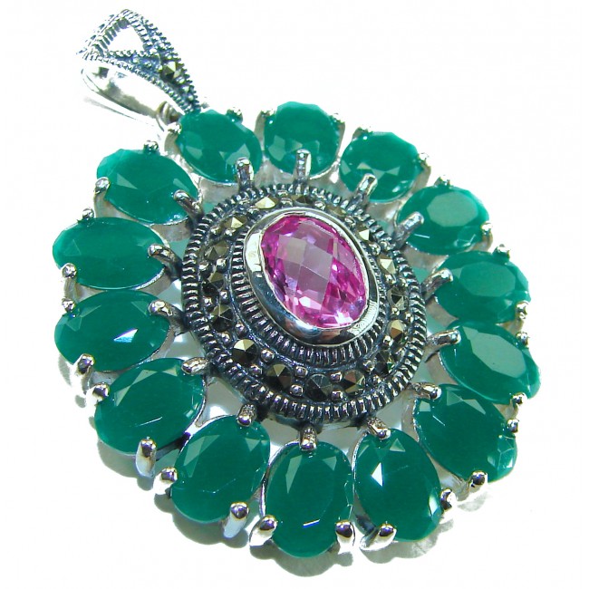 Timeless Beauty - Oval cut 15.4 carat Pink Sapphire Emerald .925 Sterling Silver handcrafted pendant - Pink sapphire emerald pendant close-up with intricate silver details