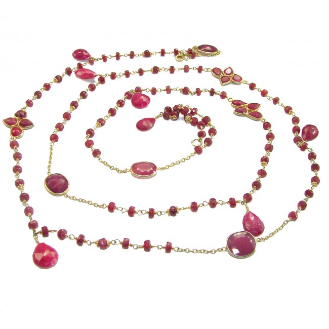Luxurious natural 40.5 carat Ruby .925 Sterling Silver handmade Statement necklace - Elegant ruby necklace with gold accents, full view on display.