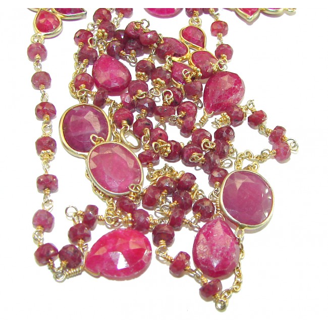 Luxurious natural 40.5 carat Ruby .925 Sterling Silver handmade Statement necklace - Close-up of luxurious 40.5 carat ruby in .925 sterling silver jewelry.