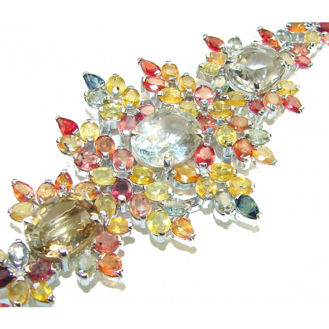 Magnificent 102.5 carat yellow Sapphire .925 Sterling Silver handcrafted Bracelet - Close-up of colorful sapphire bracelet in sterling silver setting
