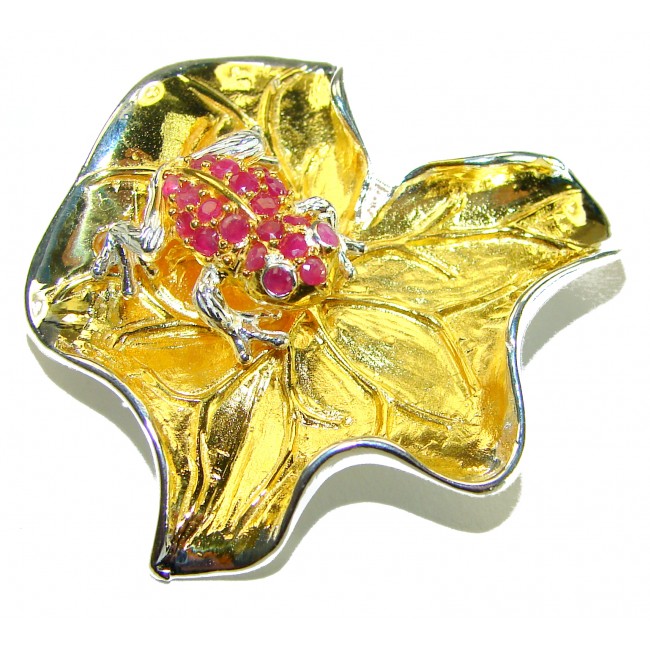 Red Frog Excellent 5.5 carat Ruby 14K Gold over .925 Sterling Silver handcrafted Pendant Brooch