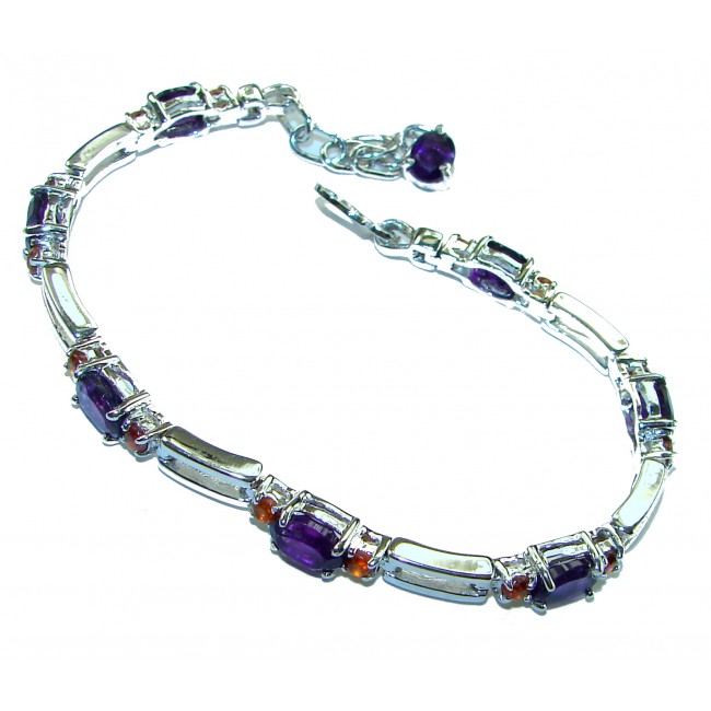 Dolce Vita - Precious Natural 22.5 carat Amethyst .925 Sterling Silver handcrafted bracelet - Amethyst bracelet, top view, silver links and clasp visible