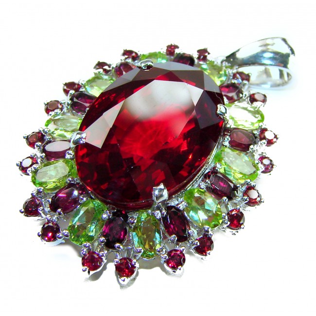 Victorian style 28.5 carat Authentic Ruby .925 Sterling Silver handcrafted Pendant - Close-up of Victorian style ruby and peridot pendant in .925 sterling silver