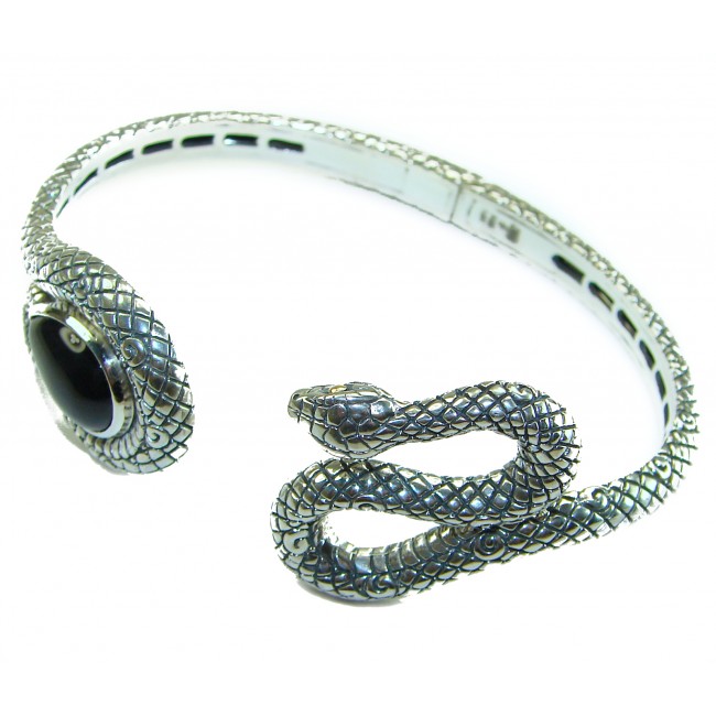 Huge 30.2 carat Precious Snake Genuine Onyx .925 Sterling Silver handcrafted Bracelet