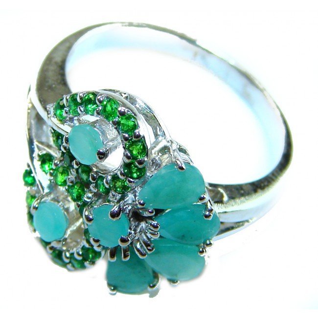 Vintage style - Timless Beauty 8.5 carat Emerald .925 Sterling Silver handcrafted Statement Ring size 7 3/4 - Close-up of vintage 8.5 carat emerald ring with intricate detailing