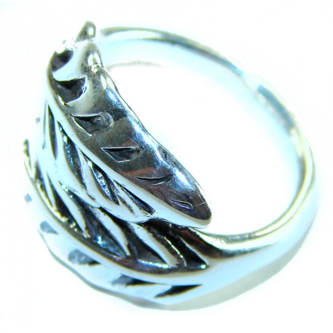 Casablanca Italy made .925 Sterling Silver brilliantly handcrafted ring s. 7 3/4 - Sterling silver ring with leaf design, side view.