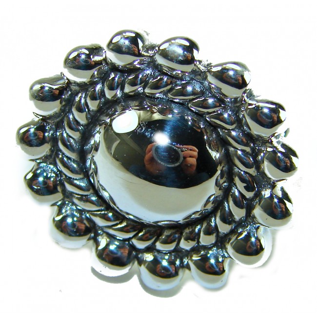 Perfection - Bali made .925 Sterling Silver handcrafted Ring s. 6 - Close-up of Bali handcrafted .925 Sterling Silver ring with ornate design