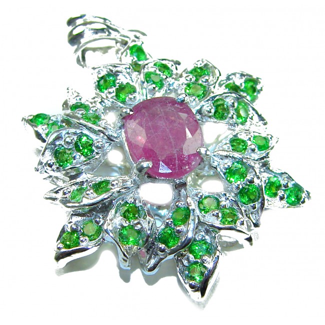 Fiesta Authentic 12.5 carat Multigem .925 Sterling Silver brilliantly handcrafted pendant - Close-up of Fiesta Authentic multigem sterling silver pendant