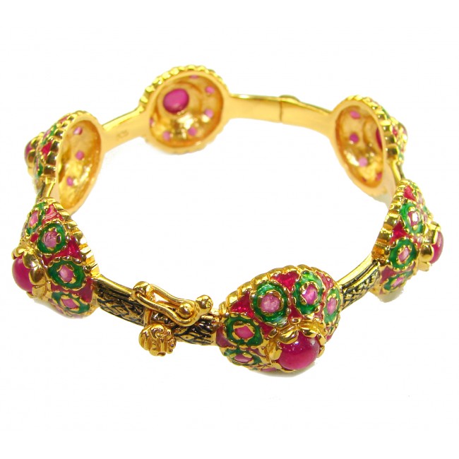 Victoria Authentic 20.5 carat natural Ruby .925 Sterling Silver brilliantly dipped in real 18K Gold handcrafted Statement Bracelet - Gold bracelet with ruby detail and clasp close-up.