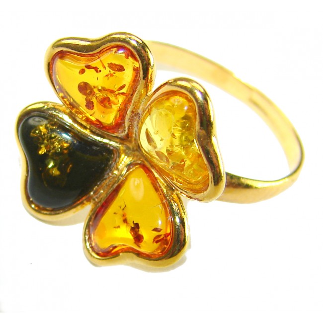 Beauty of the Nature Baltic Amber .925 Sterling Silver dipped in real Gold handcrafted HUGE ring; s. 7 adjustable - Clover-shaped amber ring, close-up view