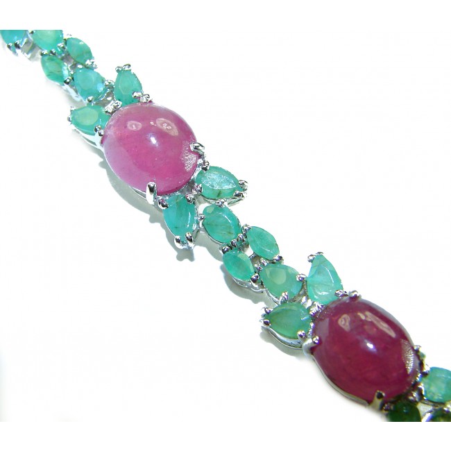 Puertas Ruby 40.8 carat Ruby Emerald .925 Sterling Silver handcrafted Bracelet - Close-up of Puertas Ruby and Emerald sterling silver bracelet stones
