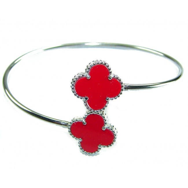A Red four-leaf clover Coral .925 Sterling Silver handcrafted Bracelet - Red four-leaf clover bracelet, top view, coral in .925 sterling silver