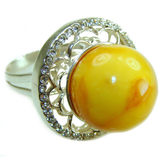 LARGE Authentic Golden Butterscotch Baltic Amber .925 Sterling Silver entirely handcrafted ring; s. 7 1/4 - Large butterscotch Baltic amber ring, stone close-up view