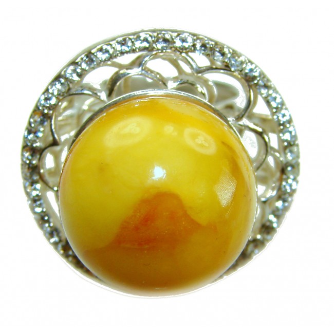 LARGE Authentic Golden Butterscotch Baltic Amber .925 Sterling Silver entirely handcrafted ring; s. 7 1/4 - Stone close-up of large golden butterscotch Baltic amber ring