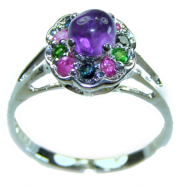 4.5 carat Purple Amethyst .925 Sterling Silver Handcrafted Ring size 7 - Close-up of 4.5 carat purple amethyst sterling silver ring.