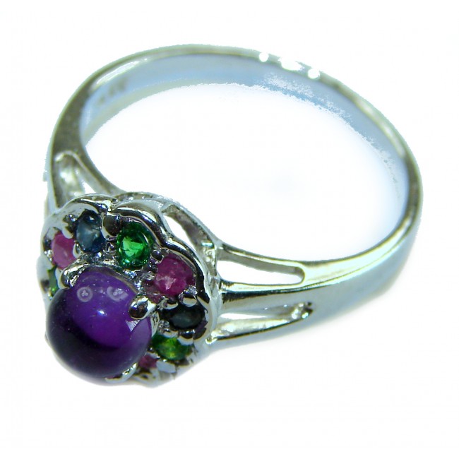 4.5 carat Purple Amethyst .925 Sterling Silver Handcrafted Ring size 7 - Side view of 4.5 carat purple amethyst in sterling silver setting.
