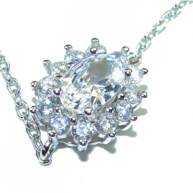 Beauty of Nature - natural 4.5 carat Emerald .925 Sterling Silver handmade Statement Bracelet - Stone close-up of Beauty of Nature necklace with 4.5 carat emerald