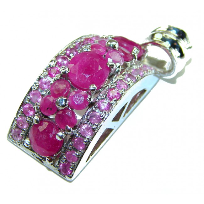 Precious 18.2 carat uthentic Kashmir Ruby .925 Sterling Silver handmade Pendant - Close-up of 18.2 carat Kashmir ruby jewelry with sterling silver setting.