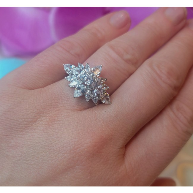 Luxurious 18.2 carat White Topaz .925 Sterling Silver handcrafted Ring s. 7 1/2 - photo 1