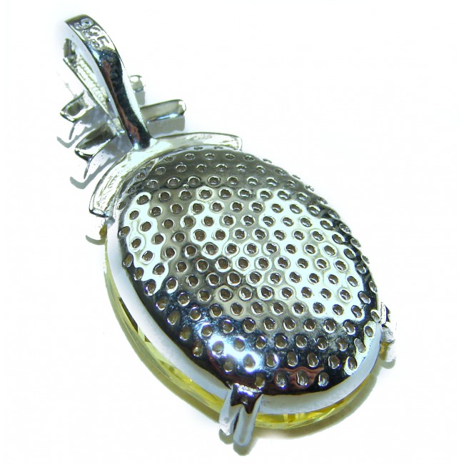 Divine Beauty 18.5 carat Lemon Quartz .925 Sterling Silver Handcrafted .925 Sterling Silver handcrafted pendant