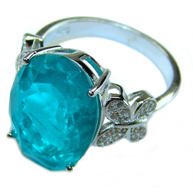 Vintage style - Timless Beauty 10.5 carat Emerald .925 Sterling Silver handcrafted Statement ring size 7 1/2 - Close-up of vintage style ring with 10.5 carat emerald and silver band.