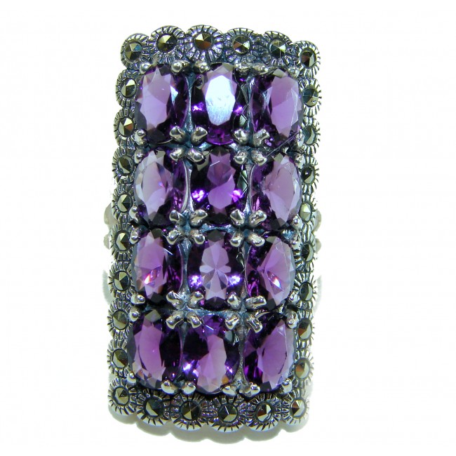Large 22.5 carat Purple Amethyst .925 Sterling Silver Handcrafted Large Ring size 7 - Purple amethyst ring stone close-up, sterling silver setting