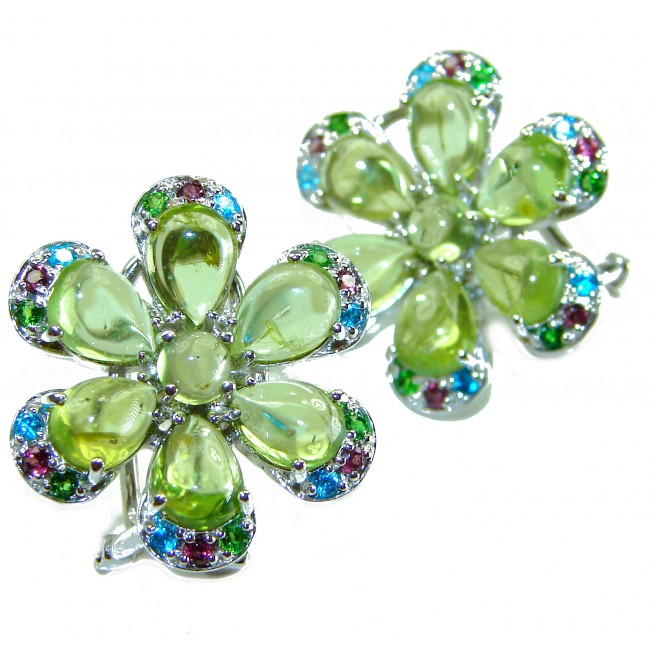 Evergreen authentic 25.5 carat Peridot .925 Sterling Silver handcrafted Large Statement earrings - Stone close-up of flower-shaped Peridot earrings in sterling silver