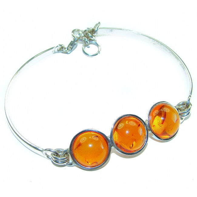 Excellent Baltic Amber .925 Sterling Silver entirely handcrafted Bracelet - Close-up of Baltic amber bracelet with sterling silver setting.