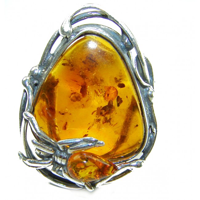 Beauty of the Nature Baltic Amber .925 Sterling Silver handcrafted ring; s. 7 - Close-up of Beauty of the Nature Baltic Amber in .925 Sterling Silver setting