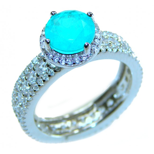 Vintage style - Timless Beauty 6.5 carat Emerald .925 Sterling Silver handcrafted Statement ring size 7 - Close-up of vintage-style emerald ring with diamond accents