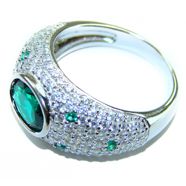 Vintage style - 3.5 carat Emerald .925 Sterling Silver handcrafted Statement ring size 6 - Side view of emerald ring with sparkling details.