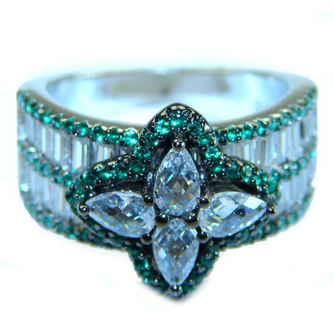 Art Deco - 12.8 carat Authentic Emerald .925 Sterling Silver Handcrafted Ring size 7 - Close-up of Art Deco emerald and diamond sterling silver ring