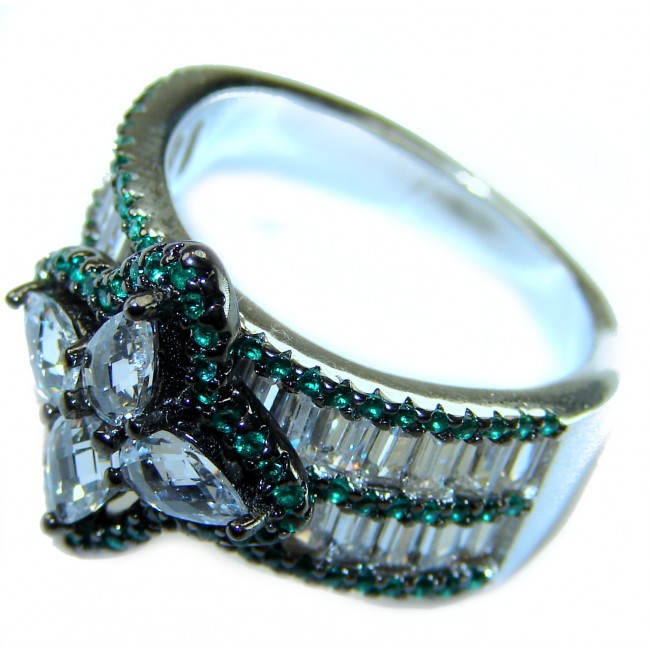 Art Deco - 12.8 carat Authentic Emerald .925 Sterling Silver Handcrafted Ring size 7 - Ring side view, emerald and silver details highlighted