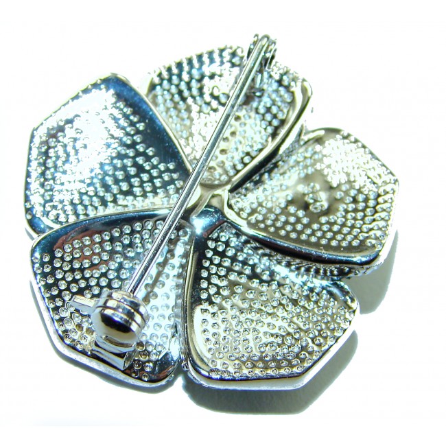 Posh Precious Flower 24.5 carat Emerald .925 Sterling Silver handcrafted pendant - Back view, clasp detail of Posh Precious Flower sterling silver brooch