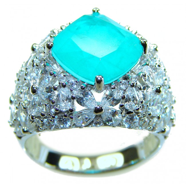 Vintage style - Timless Beauty 6.5 carat Emerald .925 Sterling Silver handcrafted Statement ring size 7 1/2 - Emerald stone close-up on vintage style silver ring with diamonds