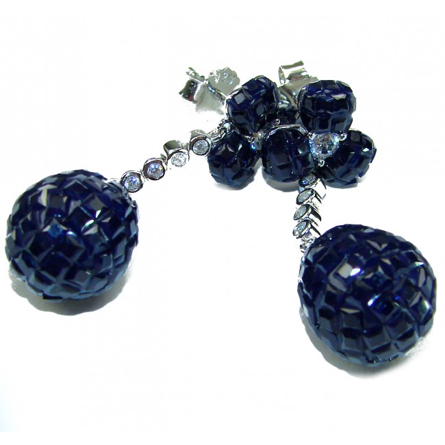 Giovanna - Authentic 21.9 carat Sapphire .925 Sterling Silver handcrafted earrings - Close-up of sapphire earrings with sterling silver detail