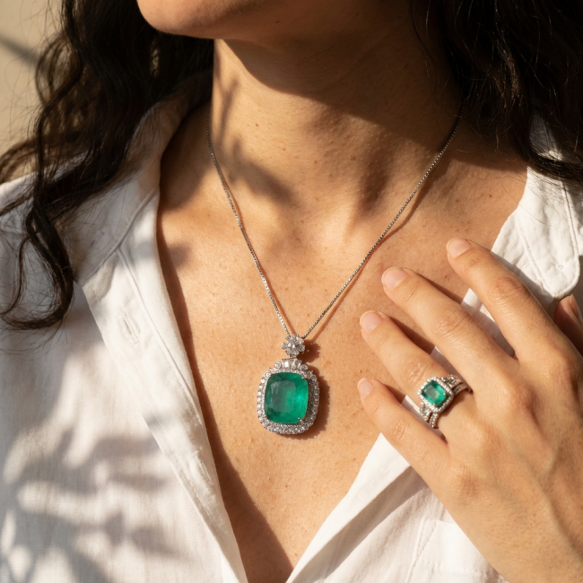 Heirloom authentic 28.9 carat Colombian Emerald .925 Sterling Silver handcrafted Statement necklace