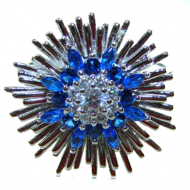 Blue Star 6.9 carat authentic Sapphire .925 Sterling Silver Handcrafted Ring size 7 - Close-up of Blue Star Sapphire in .925 Sterling Silver brooch.