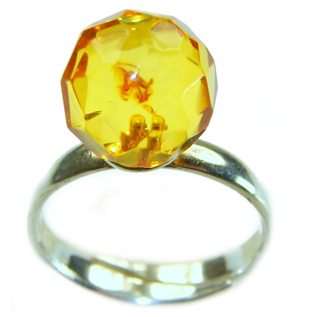 Modern Concept Golden Sphere - Natural faceted Baltic Amber 18K Gold over .925 Sterling Silver ring s. 8 - Close-up of a ring with a faceted Baltic amber stone.